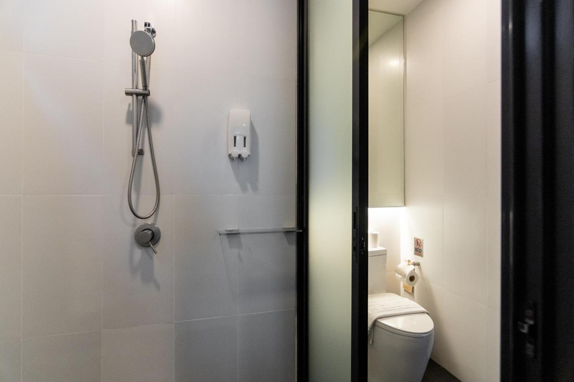 Bed Chiangmai Gate- Adults Only Hotel Чиангмай Екстериор снимка