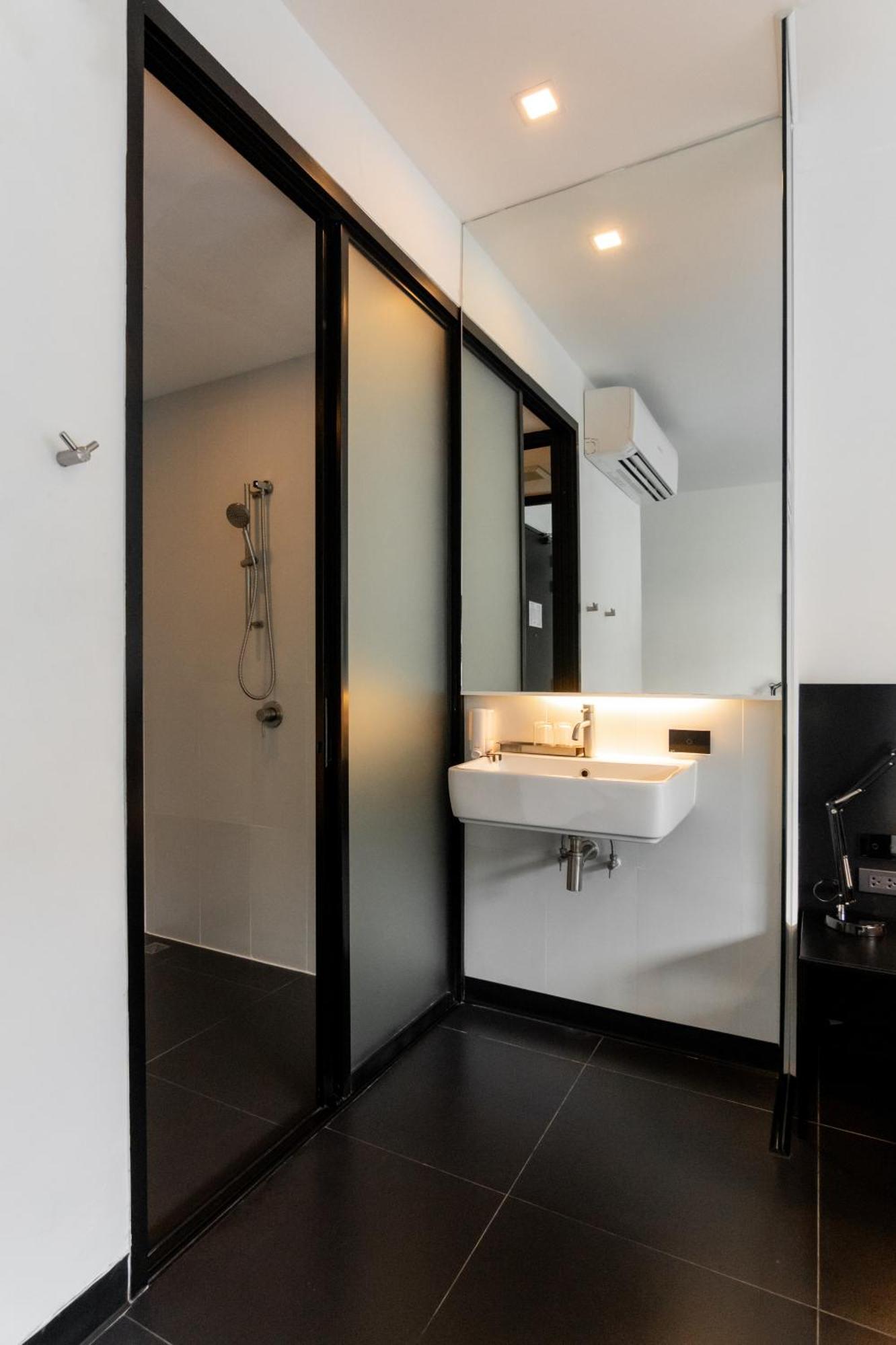 Bed Chiangmai Gate- Adults Only Hotel Чиангмай Екстериор снимка