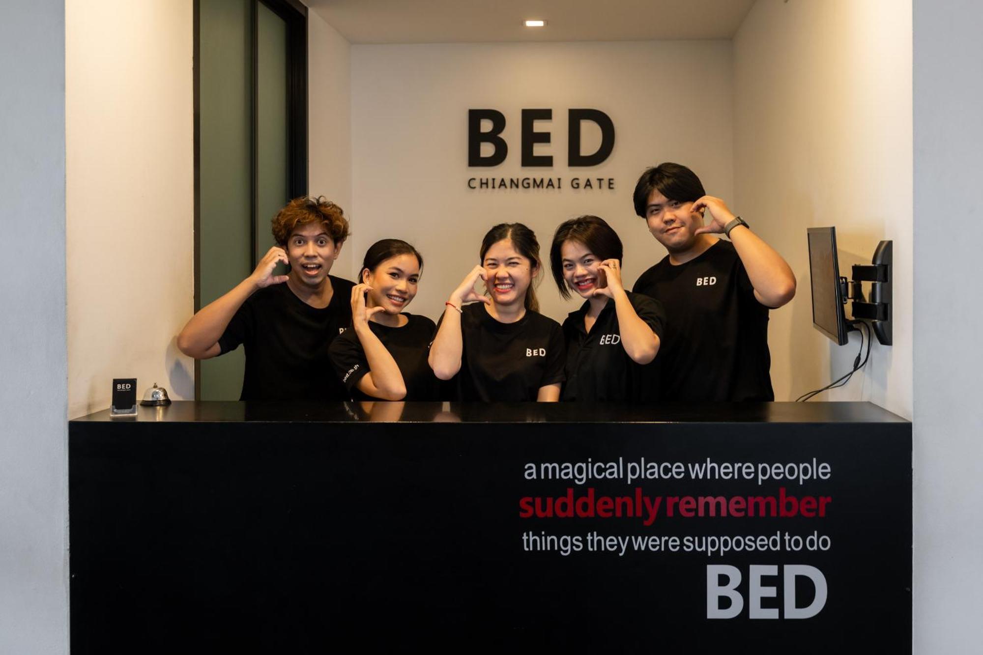 Bed Chiangmai Gate- Adults Only Hotel Чиангмай Екстериор снимка
