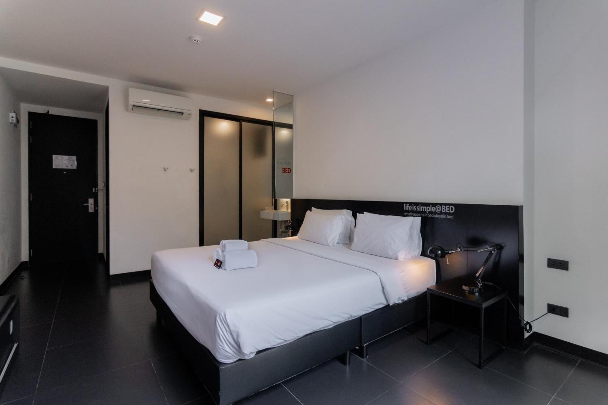 Bed Chiangmai Gate- Adults Only Hotel Чиангмай Екстериор снимка
